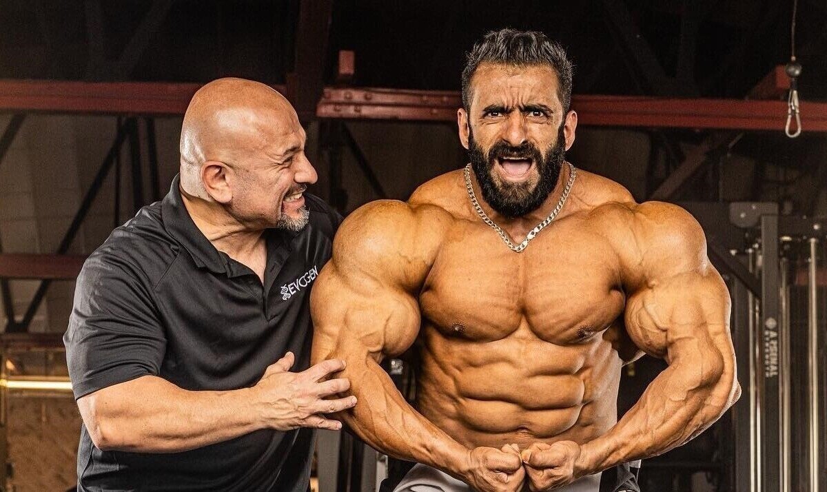 واکنش هادی چوپان برای حمله اسرائیل به ایران واکنش هادی چوپان برای حمله اسرائیل به ایران