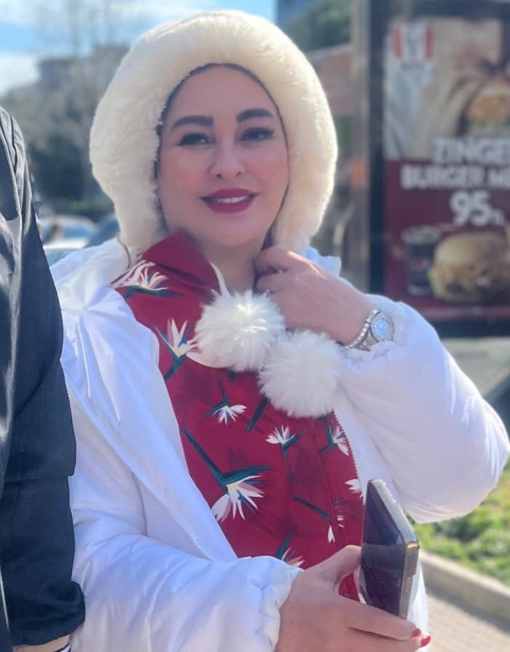 عکس/ استایل کریسمسی الهام حمیدی در جشن تولدش