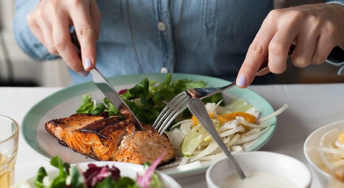 فاصله خوردن شام تا خواب چقدر باید باشد؟ فاصله خوردن شام تا خواب چقدر باید باشد؟