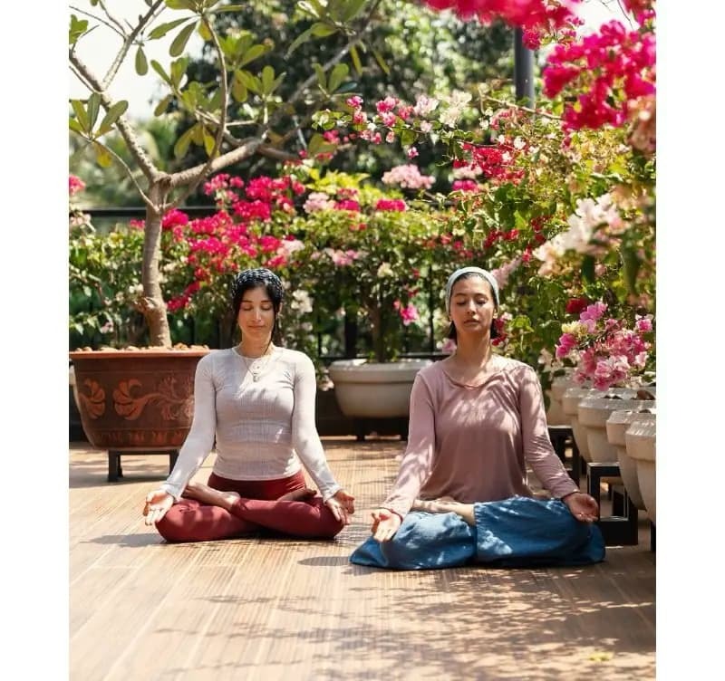 عکس/ پردیس احمدیه با ژست یوگا در حال و هوای بهاری!