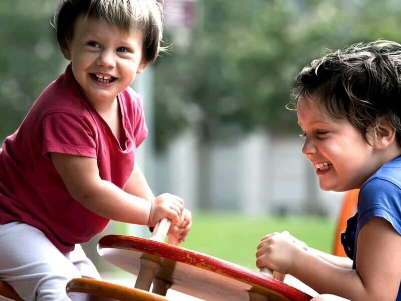 چرا تغذیه و ورزش در رشد کودک اهمیت دارند؟