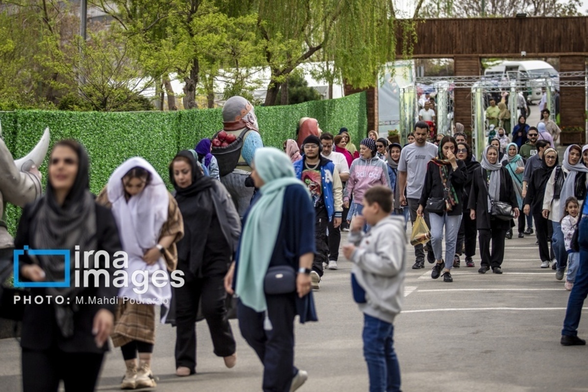 جشنواره لالهها در کرج جشنواره لالهها در کرج