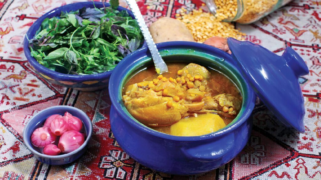 طرز تهیه آبگوشت سنتی و قهوه خانهای اصیل دو پیازه طرز تهیه آبگوشت سنتی و قهوه خانهای اصیل دو پیازه