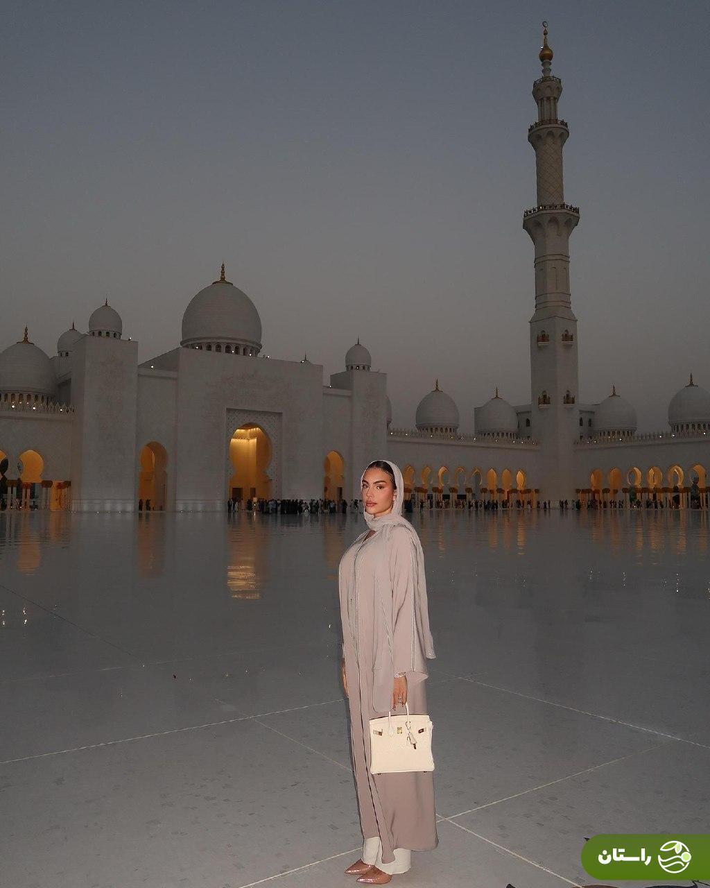 عکس/ جورجینا رودریگز با پوشش اسلامی در مسجد شیخ زاید امارات