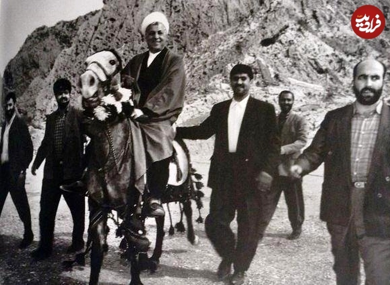 عکس/ هاشمی رفسنجانی در حال اسبسواری در دهه ۱۳۷۰ عکس/ هاشمی رفسنجانی در حال اسبسواری در دهه ۱۳۷۰