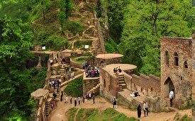 بهترین زمان سفر به قلعه رودخان