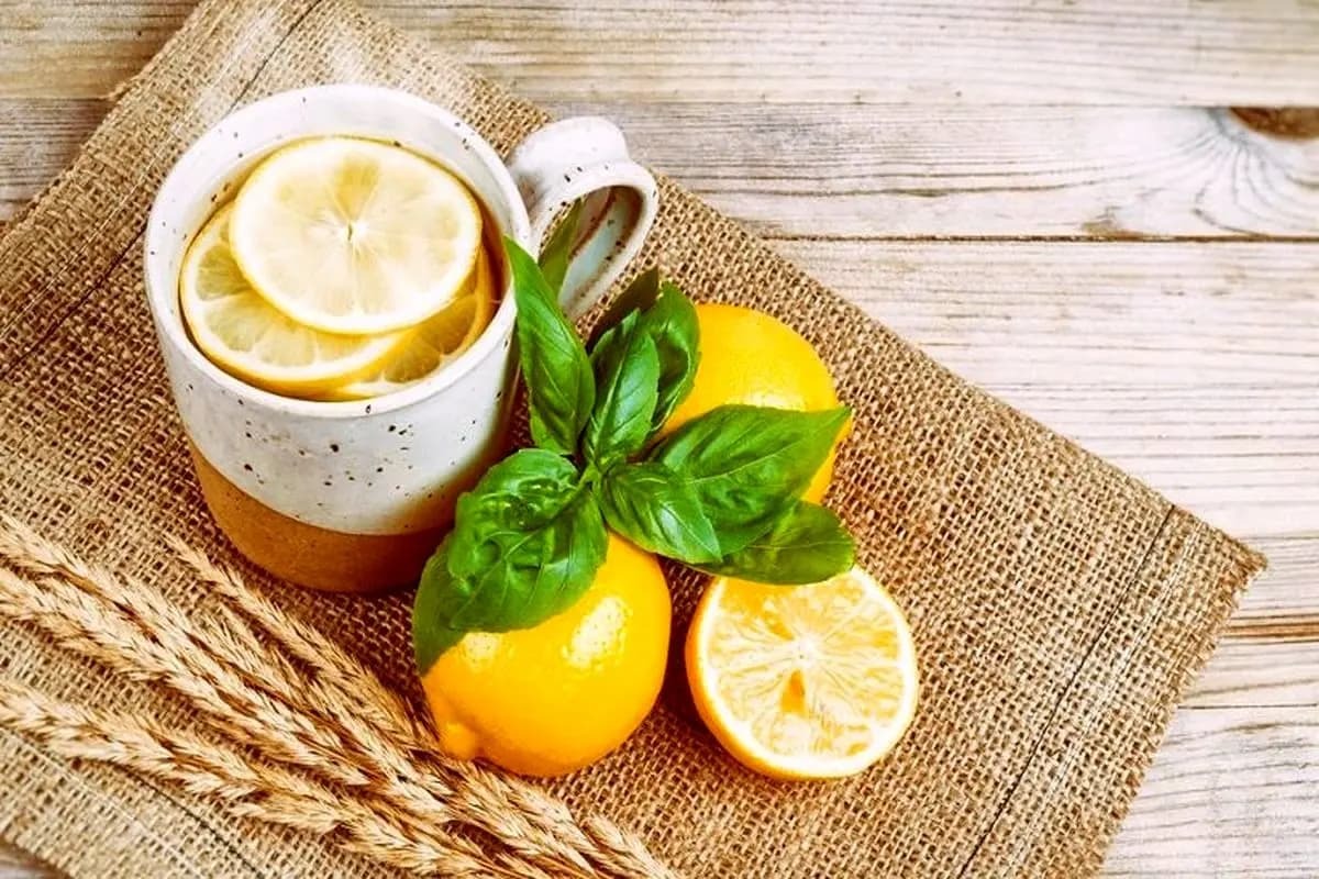 فواید شگفت انگیز نوشیدن آب لیمو
