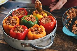 دلمه فلفل دلمه‌ای؛ گنجینه‌ای رنگارنگ از طعم و سلامت