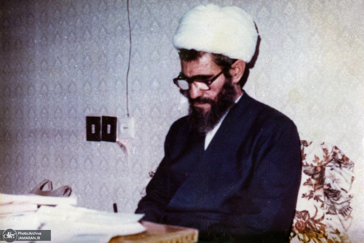 زندگی فقهی سیاسی آیت الله مشکینی