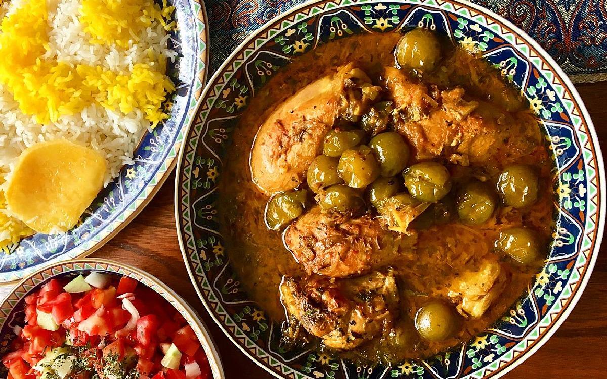 طرز تهیه خورشت گوجه سبز