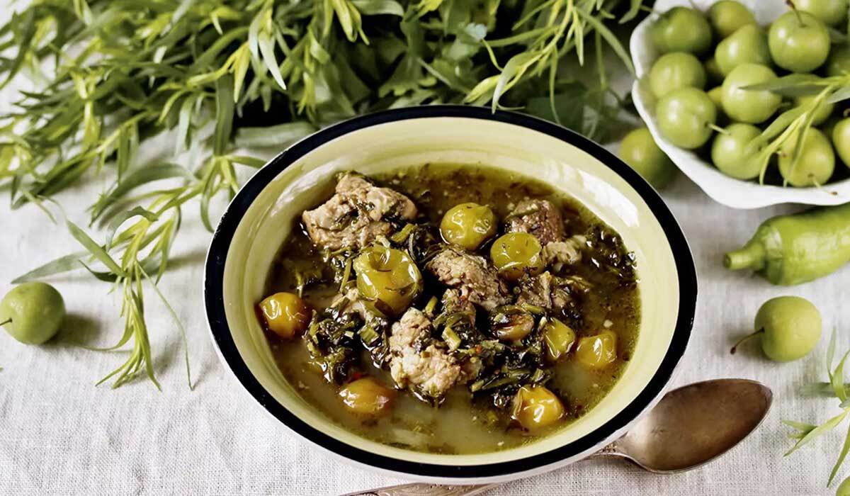 طرز تهیه خورشت گوجه سبز