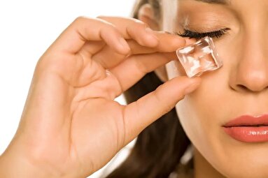چه زمانی از یخ روی صورت استفاده کنیم؟