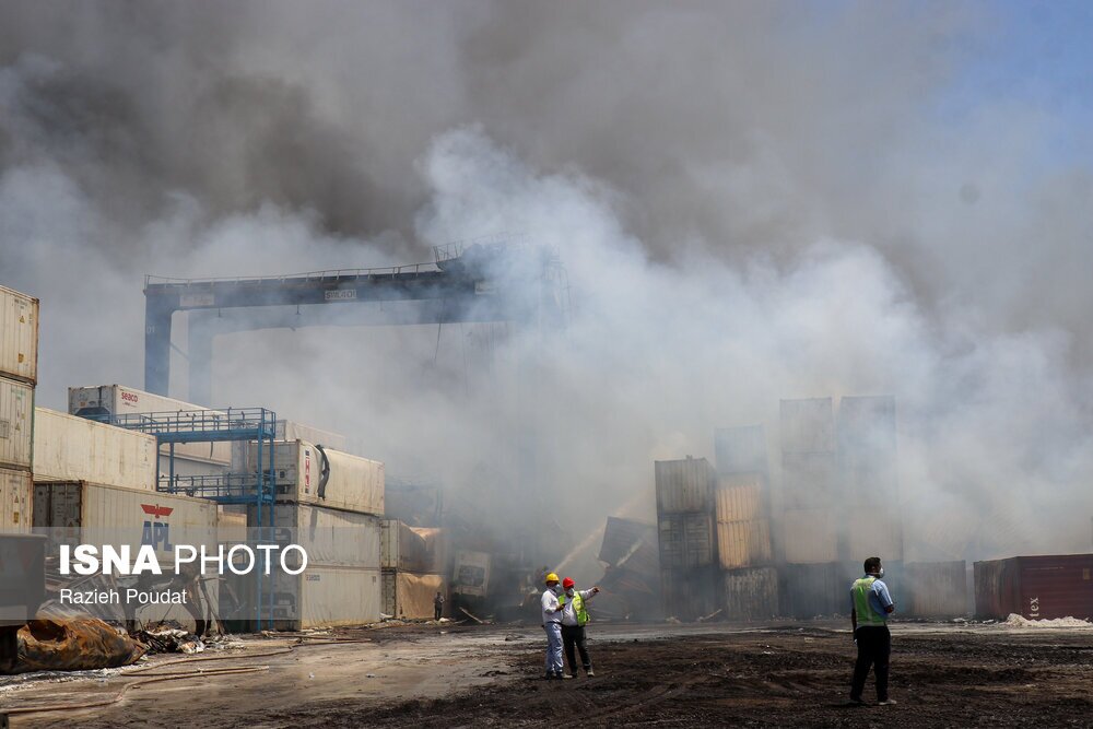 سومین روز از حادثه انفجار در اسکله شهید رجایی - بندر عباس