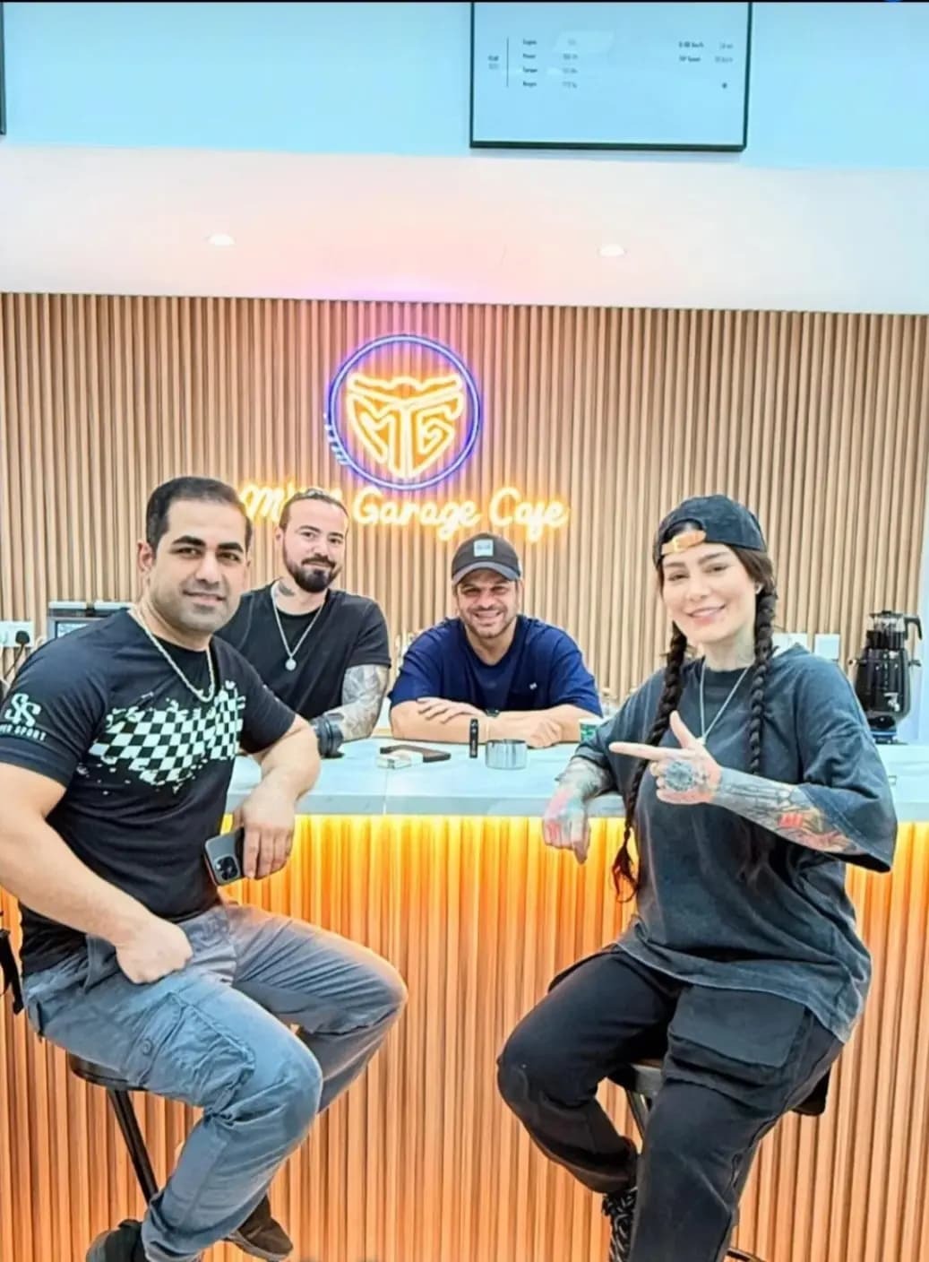 جدیدترین عکس سحر قریشی با استایل پسرانه