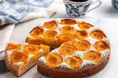 طرز تهیه کیک کرم‌دار زردآلو؛ یک عصرانه جذاب!