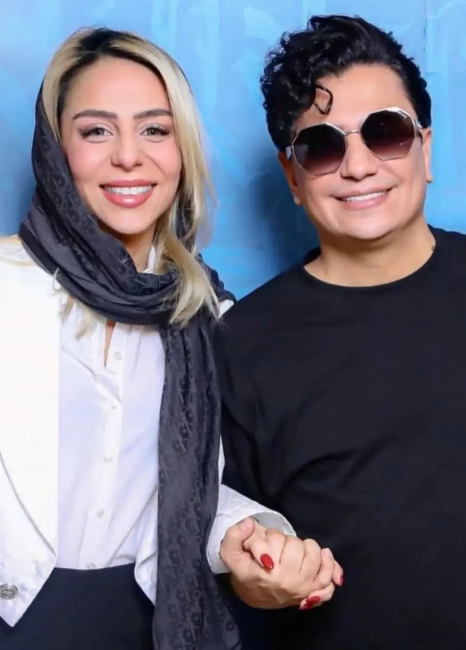 عکس/ محسن ابراهیمزاده در کنار خواهرش عکس/ محسن ابراهیمزاده در کنار خواهرش
